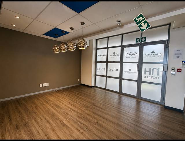 358M² OFFICE TO LET IN BRYANSTON